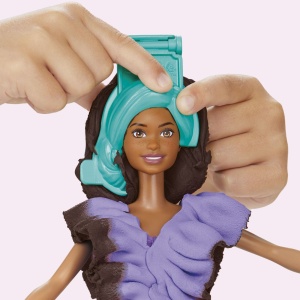 Play Doh Barbie Set Fashionista Ruffles Creatii Vestimentare - Img 7