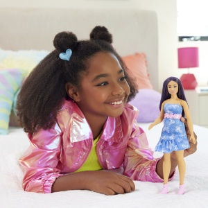 Barbie Fashionistas Papusa Barbie Cu Parul Mov Si Rochita Cu Fluturasi - Img 3