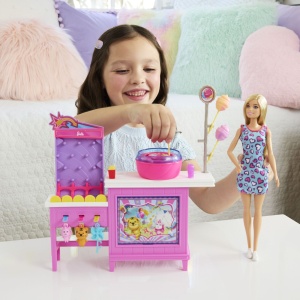 Barbie Mysteries Detectivi Pe Plaja Set Cabina De Jocuri Si Papusa Barbie Malibu Cu Accesorii - Img 3
