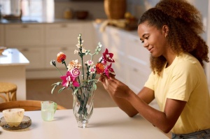 Lego Botanicals Buchet De Flori Roz 10342 - Img 5