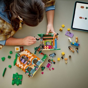 Lego Friends Ferma Si Grajd Pentru Ponei 42654 - Img 3