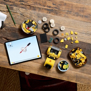 Lego Icons Transformers Bumblebee 10338 - Img 7