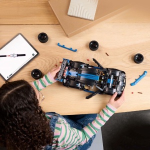 Lego Technic Masina De Curse Porsche Gt4 E-Performance 42176 - Img 4
