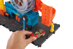 Hot Wheel City Vulcanizarea Super Twist - Img 5