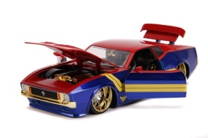 Masinuta Metalica Captain Marvel 1973 Ford Mustang Mach 1 Scara 1 La 24 - Img 5