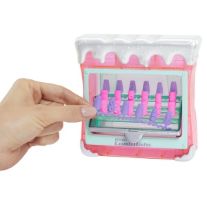 L.o.l. Surprise! Omg Sweet Nails Candylicious Sprinkles Shop Set Papusa Cu Accesorii - Img 3
