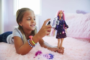 Papusa Barbie Fashionista Fii Hairstilist - Img 9