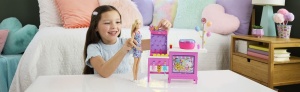 Barbie Mysteries Detectivi Pe Plaja Set Cabina De Jocuri Si Papusa Barbie Malibu Cu Accesorii - Img 4