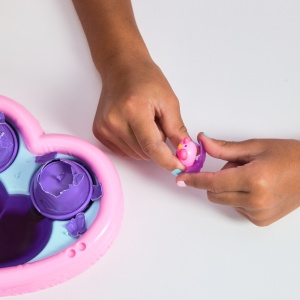 Hatchimals Alive Neon Rainbow Set Petrecere La Piscina - Img 8