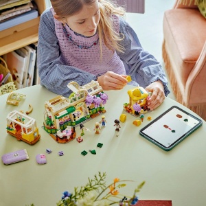 Lego Friends Cafenea Cu Multe Plante Si Florarie 42671 - Img 3