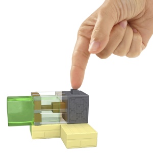 Minecraft Redstone Charged Set Capcana Cu Piston Lipicios Figurina Cu Accesorii - Img 3