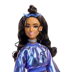 Barbie Deluxe Style Papusa Barbie Rochie Albastru Metalizat - Img 3