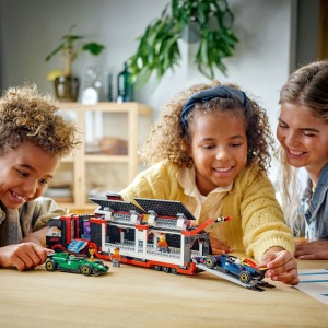 Lego City Camion F1 Cu Masinile F1 Rb20 Si Amr24 60445 - Img 3
