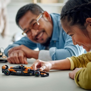 Lego Speed Champions Masina De Curse F1 Mclaren 77251 - Img 3