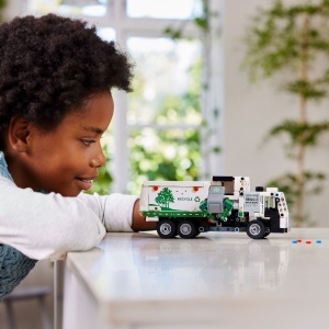 Lego Technic Autogunoiera Mack Lr Electric 42167 - Img 3