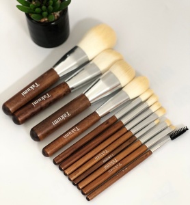 Set mit 12 professionellen Takumi-Make-up-Pinseln