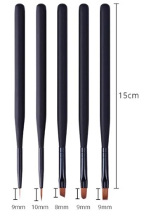 Set Von 5 Gelpinseln Und Schwarzmalerei