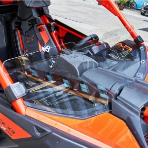 Parbriz Can-Am Maverick X3 Half Windshield – Protecție Vânt & Noroi, Montaj Rapid