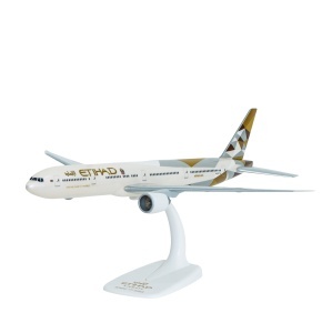 Macheta avion Etihad Airways Boeing B777-300, plastic, 36,5 cm, scara 1:200