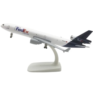Machetă avion FedEx MD-11, metal, 20 cm, scara 1:300 - Img 2