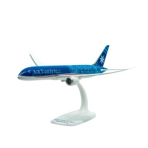 Macheta avion Air Tahiti Nui Boeing B787-9, plastic, 31,5 cm, scara 1:200