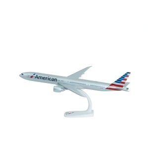 Macheta avion American Airlines Boeing B777-300 ER, plastic, 36,5 cm, scara 1:200 - Img 2
