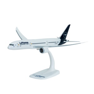 Macheta avion Lufthansa Boeing B787-9, Dreamliner, plastic, 31.5 cm, scara 1:200