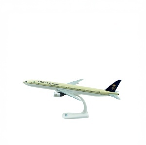 Macheta avion Saudia Airlines Boeing B777-300 ER, plastic, 36,5 cm, scara 1:200 - Img 2