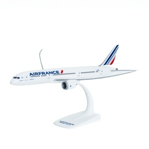 Macheta de avion Air France Boeing B787-9 Dreamliner, plastic, 31,5 cm, scara 1:200
