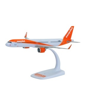Macheta avion Easy Jet Airbus A321 neo, plastic, 22 cm, scara 1:200
