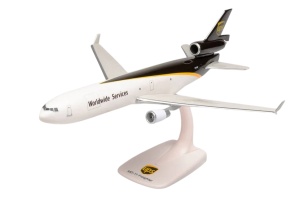Macheta avion UPS Airlines MD-11 Freighter, plastic, 31 cm, scara 1:200