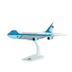 Macheta avion Boeing B747-200 Air Force One, plastic, 28 cm, scara 1:250