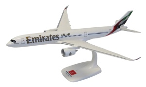 Macheta avion Emirates Airbus A350-900, plastic, 34 cm, scara 1:200