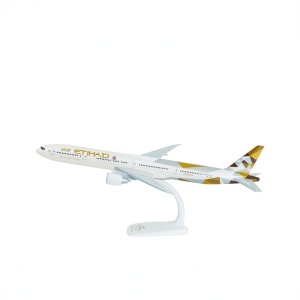 Macheta avion Etihad Airways Boeing B777-300, plastic, 36,5 cm, scara 1:200 - Img 2