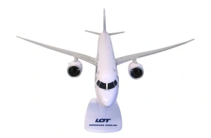 Macheta avion LOT Polish Airlines Embraer E195-E2, plastic, 40 cm, scara 1:100 - Img 3