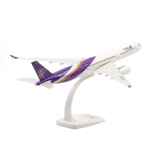 Macheta avion Thai Airways Airbus A350-900, plastic, 34 cm, scara 1:200 - Img 3