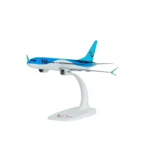 Macheta avion TUI Holland Boeing B737-8 MAX, plastic, 20 cm, scara 1:200