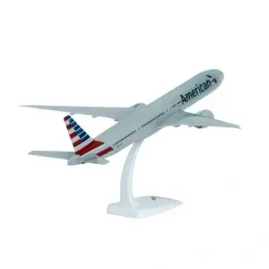 Macheta avion American Airlines Boeing B777-300 ER, plastic, 36,5 cm, scara 1:200 - Img 3