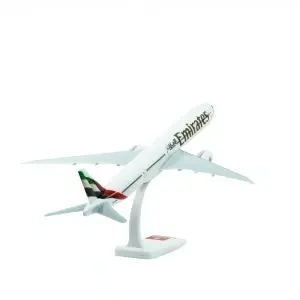 Macheta avion Emirates Boeing B777-300ER, plastic, 36,5 cm, scară 1:200 - Img 3