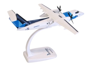 Macheta avion SATA Azores Airlines Bombardier Dash 8-100, plastic, 22 cm, scara 1:100 - Img 2