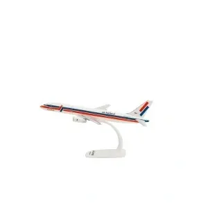 Macheta avion Air Holland Boeing B757-200, plastic, 23,5, scara 1:200 - Img 2