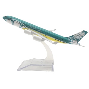 Machetă avion BWIA West Indies Airways Airbus A340, metal, 16 cm, scara 1:400