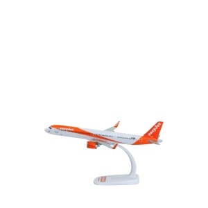 Macheta avion Easy Jet Airbus A321 neo, plastic, 22 cm, scara 1:200 - Img 2
