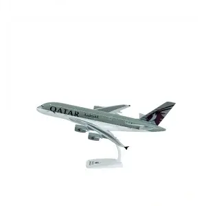 Macheta avion Qatar Airways Airbus A380, plastic, 37.5 cm, 1:200 - Img 2