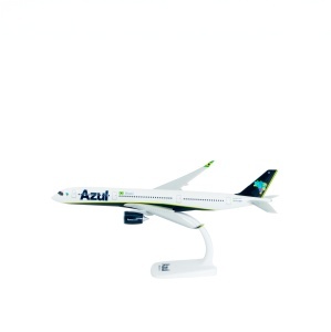Macheta avion Air Azul Airbus A350-900, plastic, 34 cm, scara 1:200 - Img 2