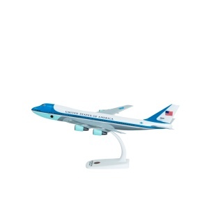 Macheta avion Boeing B747-200 Air Force One, plastic, 28 cm, scara 1:250 - Img 2