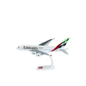 Macheta avion Emirates Airbus A380-800, plastic, 30 cm, scara 1:250 - Img 2