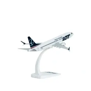Macheta avion LOT Polish Airlines Boeing B737-8MAX, plastic , 20 cm, 1:200 - Img 2