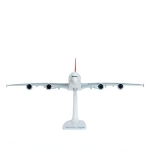 Macheta avion Qantas Airways Airbus A380-800, plastic, 37,5 cm, scara 1:200 - Img 3