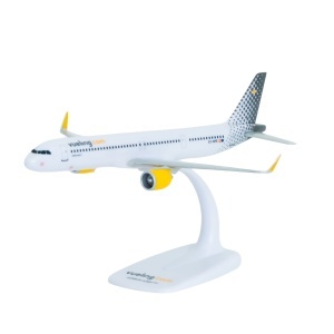 Macheta avion Vueling Airbus A321 neo, plastic, 22 cm, scara 1:200